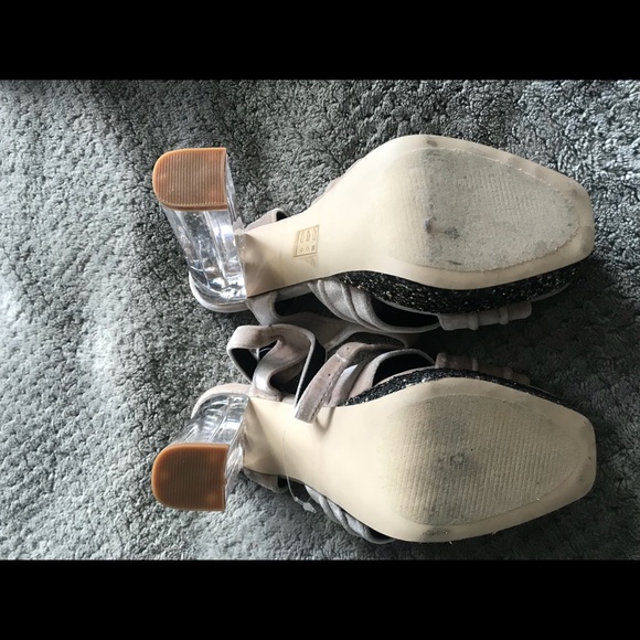 Cape Robbin heels - Picture 5 of 5